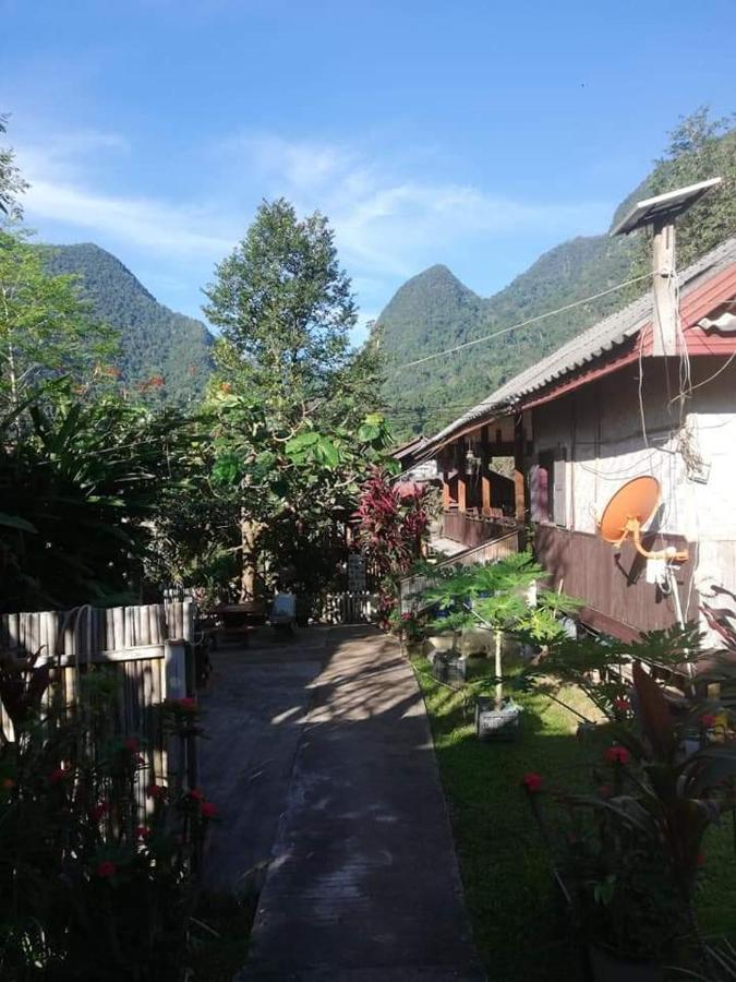 Lattanavongsa Guesthouse And Bungalows Muang Ngoi Екстер'єр фото